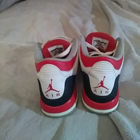 Jordans red, white & gray - Picture 3 of 5